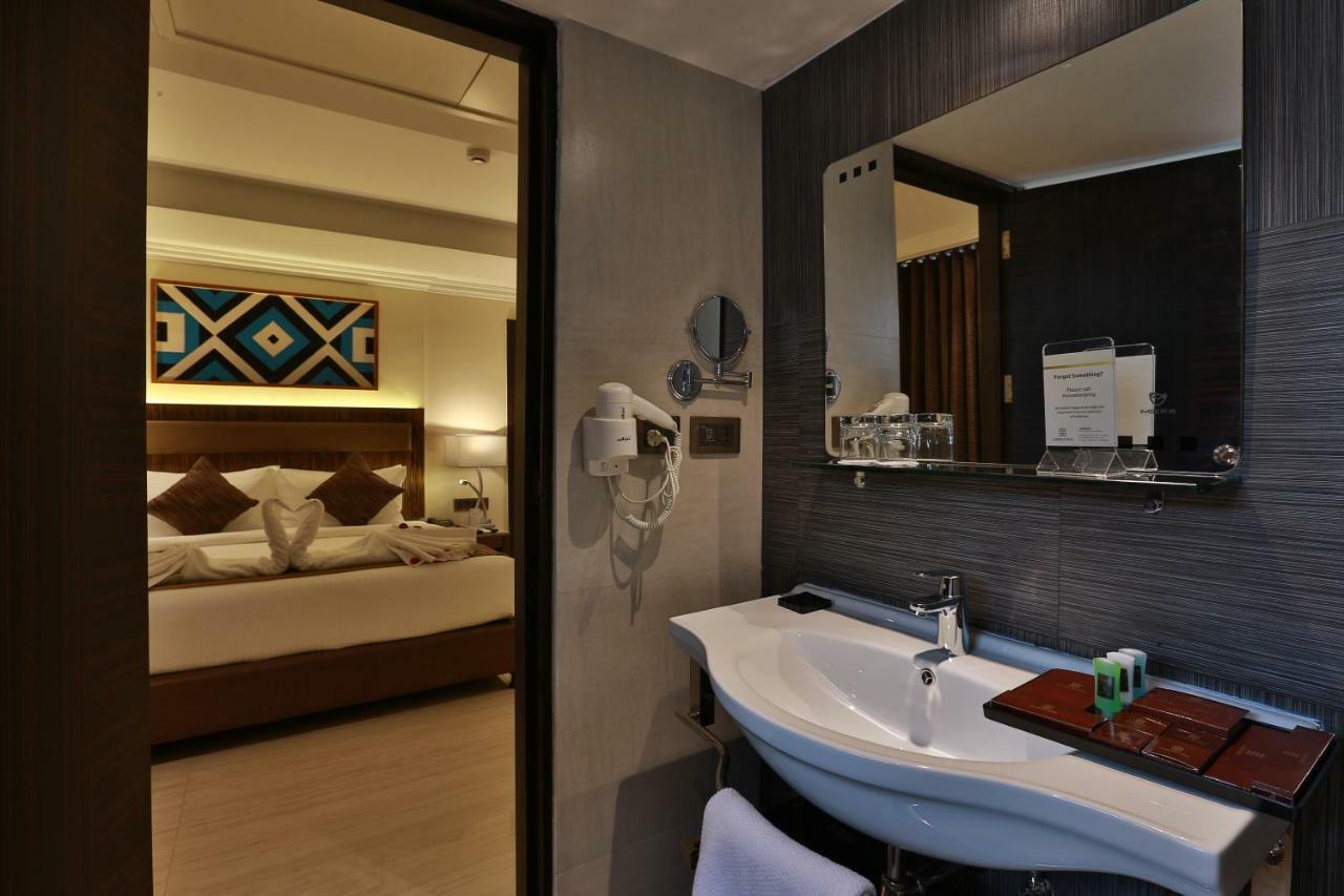 Hotel Luminara Kochi Екстер'єр фото