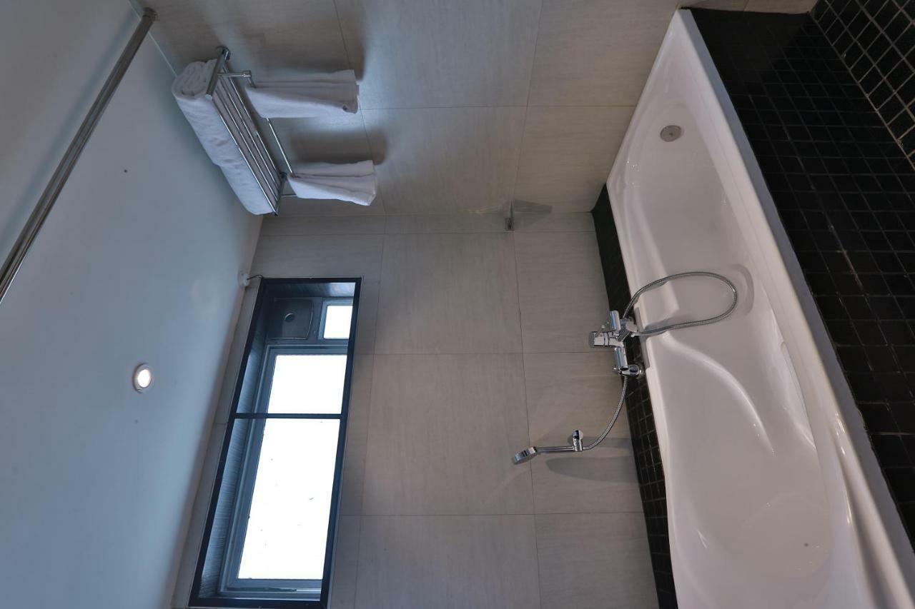 Hotel Luminara Kochi Екстер'єр фото
